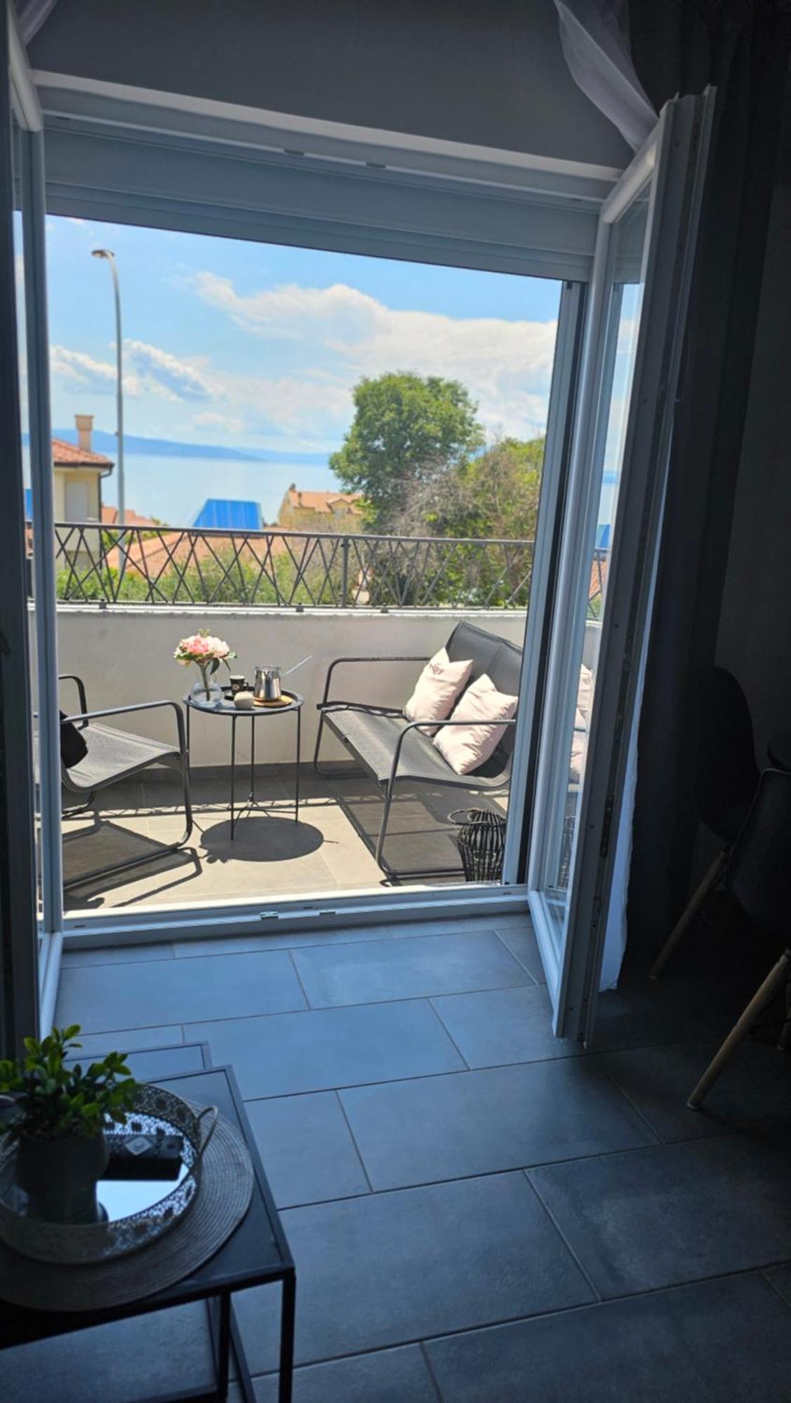 Meraki - One Bedroom Apartment *