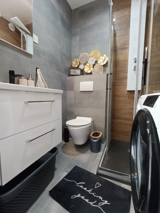 Meraki - One Bedroom Apartment *